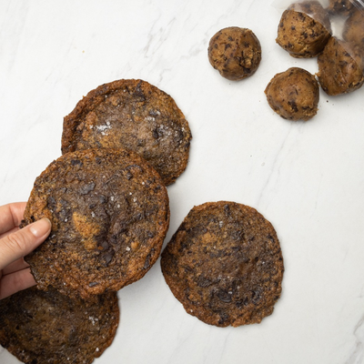 Essentials by Legends - Chocolate Chunk Cookie Dough