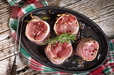 Beef Tenderloin - In Bacon (4's)